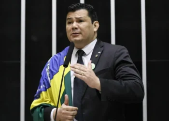 PF analisará abertura de investigação por ameaça de deputado a Lula