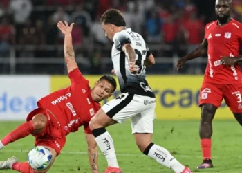 Disputa de bola em América de Cali x Corinthians pela Sul-Americana • Divulgação / Sudamericana