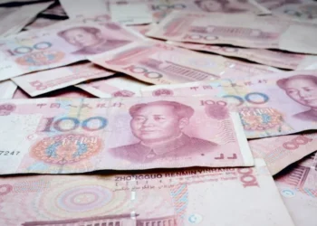 Notas de Yuan • Unsplash/Eric Prouzet