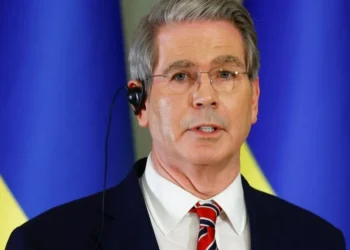 Secretário do Tesouro dos EUA, Scott Bessent, fala à imprensa em Kiev, Ucrânia. • 12/02/2025 REUTERS/Valentyn Ogirenko