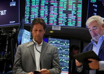 Operadores na bolsa de Nova York • Brendan McDermid/Reuters