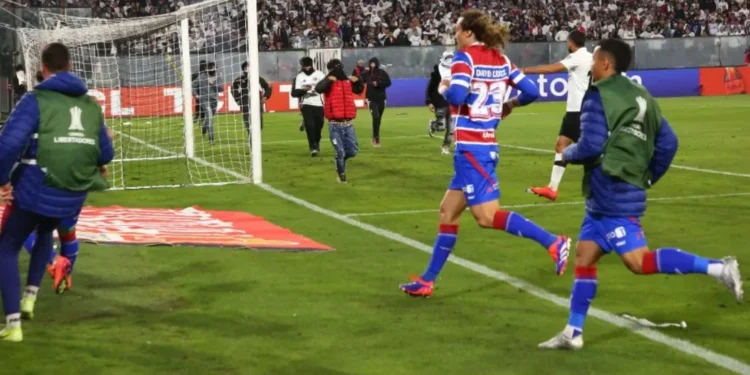 Fortaleza volta ao Brasil após confusão e mortes na Libertadores