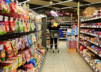 Supermercado em Xangai, China • 10/02/2015. REUTERS/Aly Song/File Photo