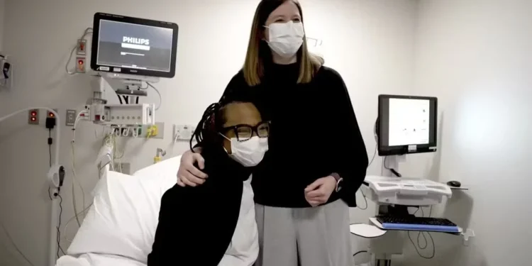 Paciente retira rim de porco transplantado após período recorde de quatro meses