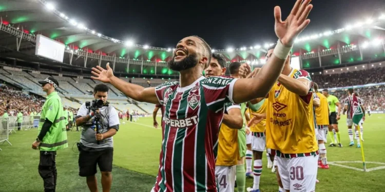 Samuel Xavier comemora seu gol na vitória do Fluminense sobre o Santos no Maracanã • MARCELO GONÇALVES / FLUMINENSE F.C.