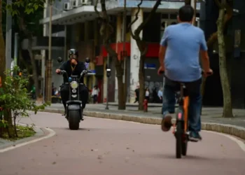 O levantamento também aponta um baixo investimento em infraestrutura para ciclistas • Reprodução