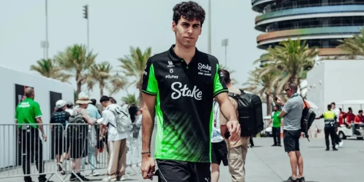 Gabriel Bortoleto detona carro da Sauber após GP do Bahrein: ‘Inguiável’ • Foto: Divulgação/ @stakef1team_ks