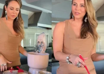 Paolla Oliveira cozinha o próprio bolo de aniversário enquanto responde perguntas de fãs • Instagram/ Paolla Oliveira