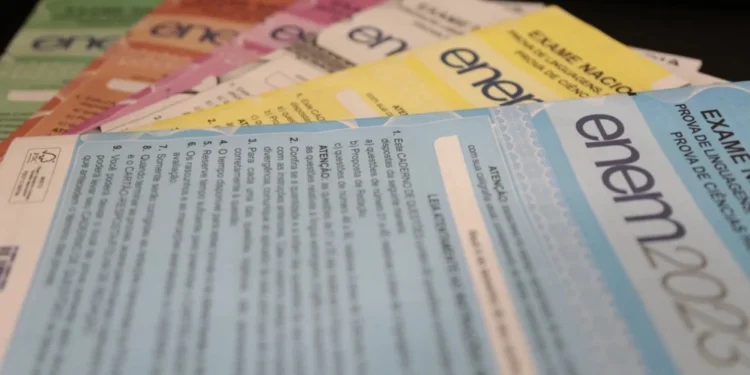 Enem 2025: até quando solicitar a isenção da taxa de inscrição?