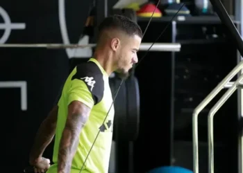 Coutinho desfalca o Vasco contra o Ceará, nesta terça-feira, pelo Brasileirão • Matheus Lima/Vasco