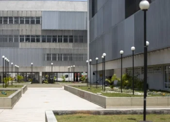 Edital da Unifesp prevê a oferta de 33 vagas e cinco linhas de pesquisa à escolha dos interessados • Wikimedia Commons