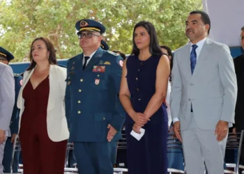 Ao lado da primeira-dama Karynne Sotero e do comandante-geral do CBMTO, coronel Peterson Queiroz de Ornelas, governador Wanderlei Barbosa prestigia cerimônia que oficializa a formatura de novos militares do Corpo de Bombeiros