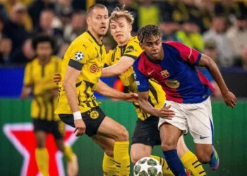 Lamine Yamal em lance no duelo entre Borussia Dortmund x Barcelona; joia esteve apagada no confronto • Divulgação/Barcelona