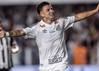 Barreal comemora gol do Santos contra o Atlético-MG pelo Brasileirão • Raul Baretta / Santos FC