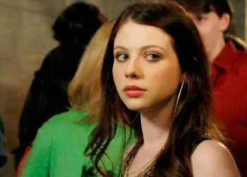 Michelle Trachtenberg em "Gossip Girl" • Reprodução