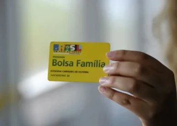 Cartão do programa Bolsa Família • Senado Federal/Wikimedia Commons