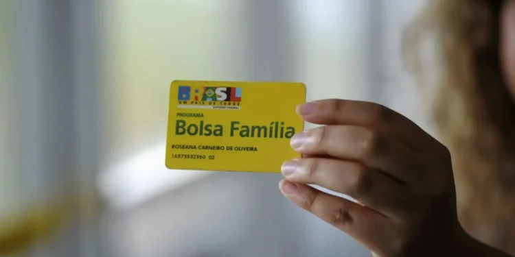 Bolsa Família precisa de mudanças para conter gasto futuro, dizem analistas