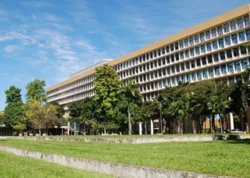 Fachada do prédio da Universidade Federal do Rio de Janeiro • UFRJ/Divulgação