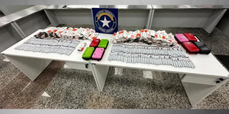 Canetas de Mounjaro foram apreendidas pela Receita Federal com brasileiras, em voo que vinha de Portugal • Dibulgação/Receita Federal