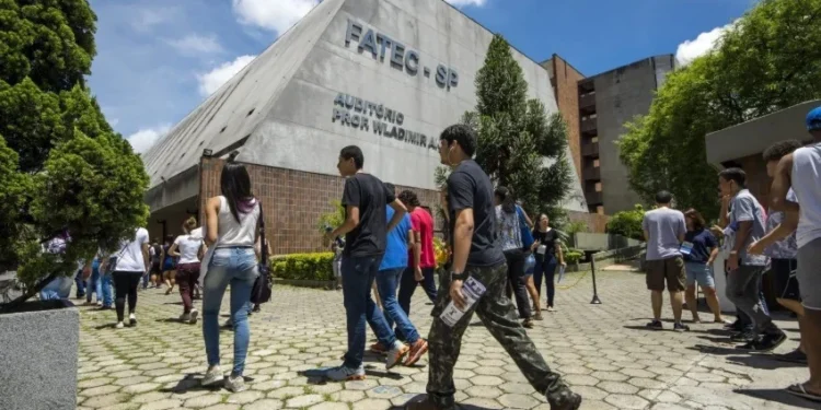 Prazo para isenção de taxa de Vestibular Fatec termina nesta terça (22)