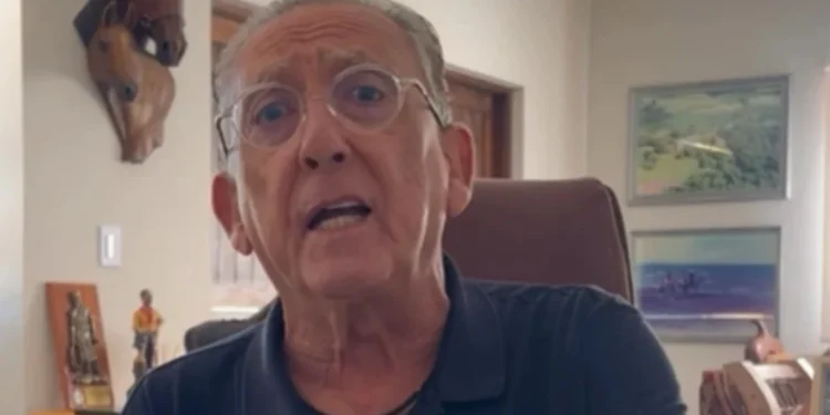 “Tomam espaço”: Galvão sugere limitar estrangeiros no futebol brasileiro