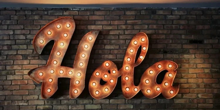 ChatGPT pode auxiliar nos estudos da língua espanhola • Jon Tyson/Unsplash