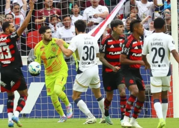 Flamengo e LDU durante duelo da terceira rodada da Copa Libertadores • Gilvan de Souza/Flamengo