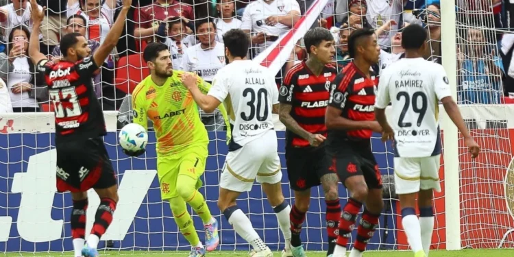 Libertadores: Flamengo empata com LDU e segue fora da zona de classificação