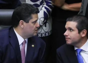 Alcolumbre e Hugo avaliam alternativa ao PL da Anistia