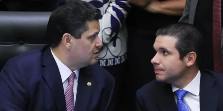 Alcolumbre e Hugo avaliam alternativa ao PL da Anistia