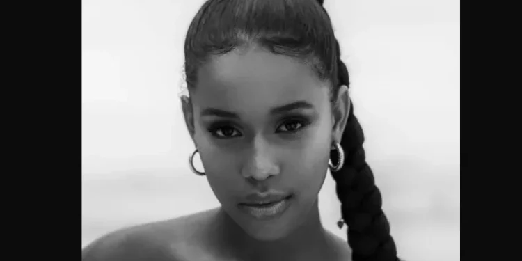 A cantora Karen Silva morreu aos 17 anos em decorrência de um AVC hemorrágico • Instagram/Karen Silva