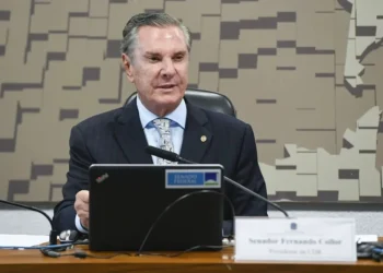 Moraes manda prender ex-presidente Fernando Collor