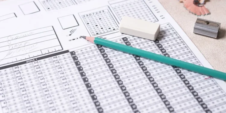 Estudantes de escolas públicas têm direito à isenção • Freepik