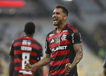 Danilo comemora seu gol em Flamengo x Juventude — Foto: André Durão