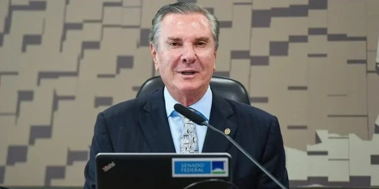 Defesa aguarda resposta de presídio sobre garantias para saúde de Collor