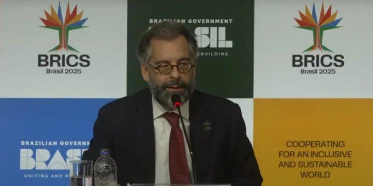 Chanceleres do Brics devem fazer declaração pró-comércio e contra tarifaço