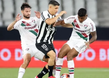 Botafogo e Fluminense se enfrentam no Brasileirão • Foto: Vitor Silva/Botafogo