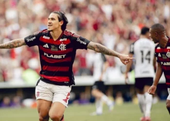 Pedro celebra seu gol pelo Flamengo na goleada sobre o Corinthians • Adriano Fontes/Flamengo