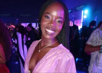 Clara Moneke • Reprodução/Instagram