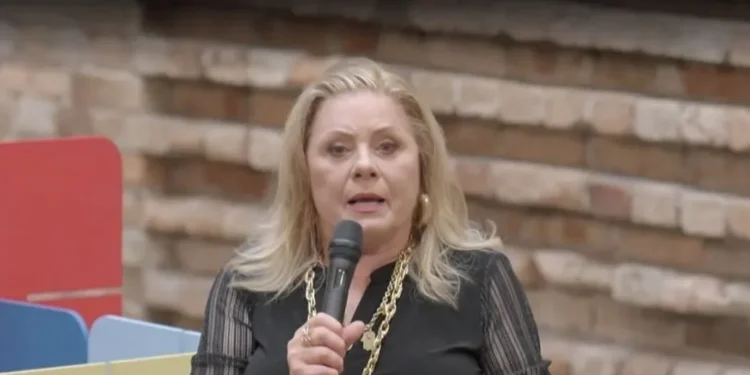 Vera Fischer lembra passado com drogas e uso de cocaína