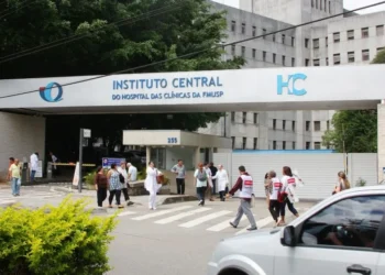 Fachada do Hospital das Clinicas, em São Paulo • Universidade de São Paulo (USP)