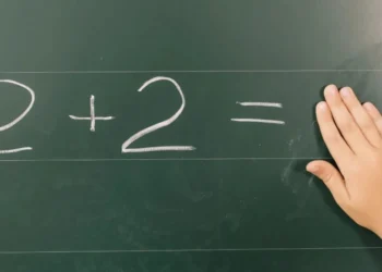 59% dos estudantes do terceiro ano médio não têm conhecimento suficiente sobre disciplina • Freepik