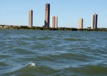 Buscas são realizadas no lago de Palmas — Foto: Luciano Ribeiro/Governo do Estado