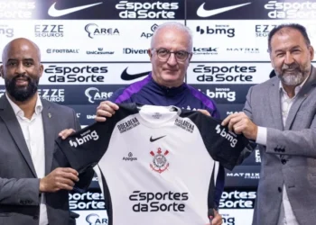 Dorival Júnior é apresentado pelo Corinthians nesta terça-feira (29) • Rodrigo Coca/Corinthians