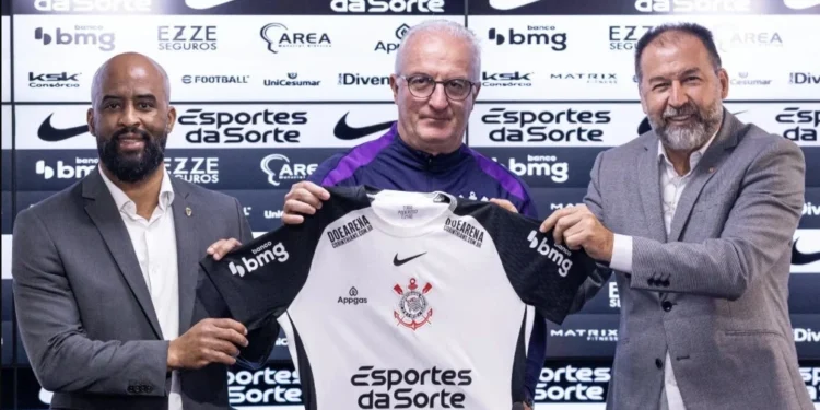 Dorival evita falar sobre crise política no Corinthians: “Não me compete”