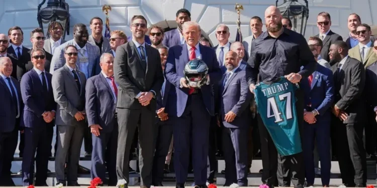 Sem o MVP, Eagles visitam Donald Trump na Casa Branca