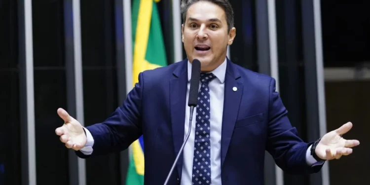 O líder da oposição ao governo na Câmara, deputado Zucco (PL-RS), • Pablo Valadares/Câmara dos Deputados