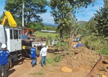 Agência de Regulação de Palmas acompanha serviço de manutenção emergencial no abastecimento de água no Plano Diretor