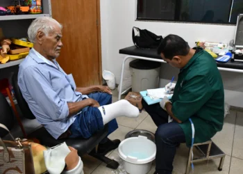 Governo do Tocantins realiza medidas e entrega de próteses no CER, em Palmas