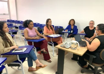 Educação de Palmas promove reunião intersetorial para fortalecer frequência escolar dos beneficiários do Bolsa Família